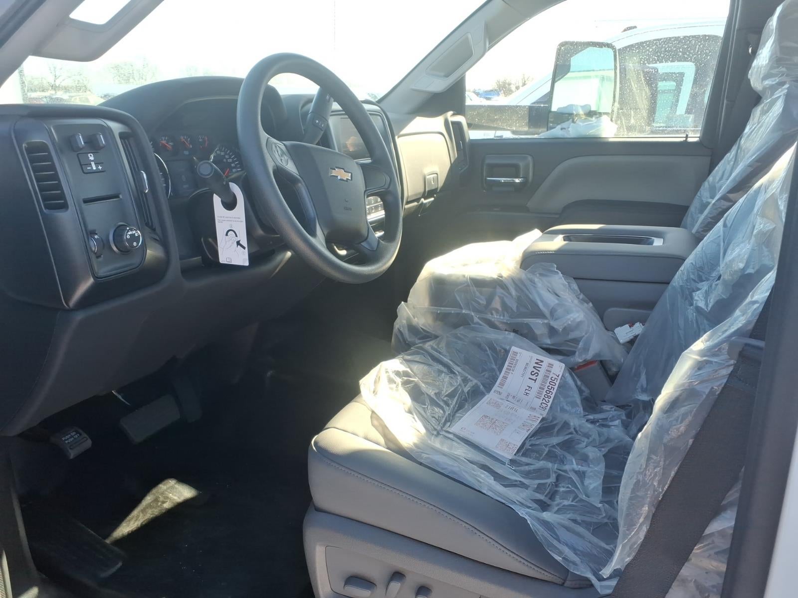 2025 Chevrolet Silverado 5500 HD Work Truck