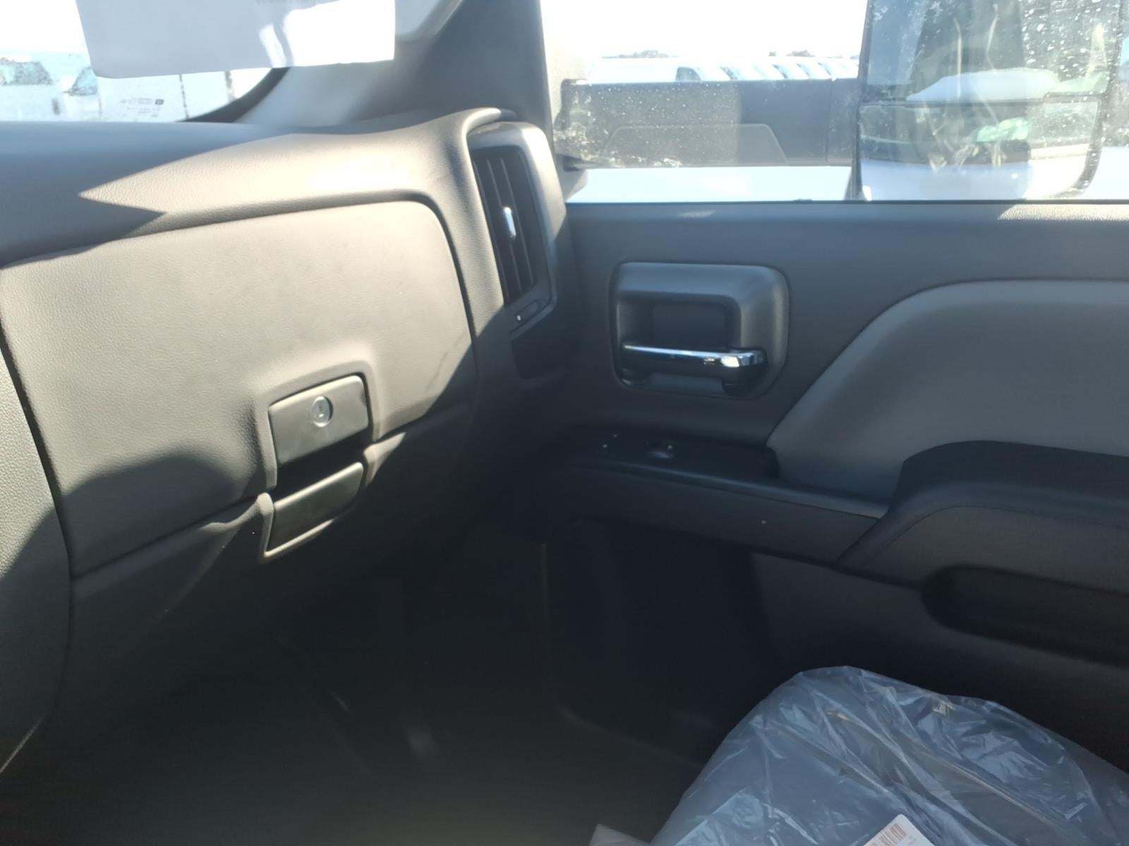 2025 Chevrolet Silverado 5500 HD Work Truck