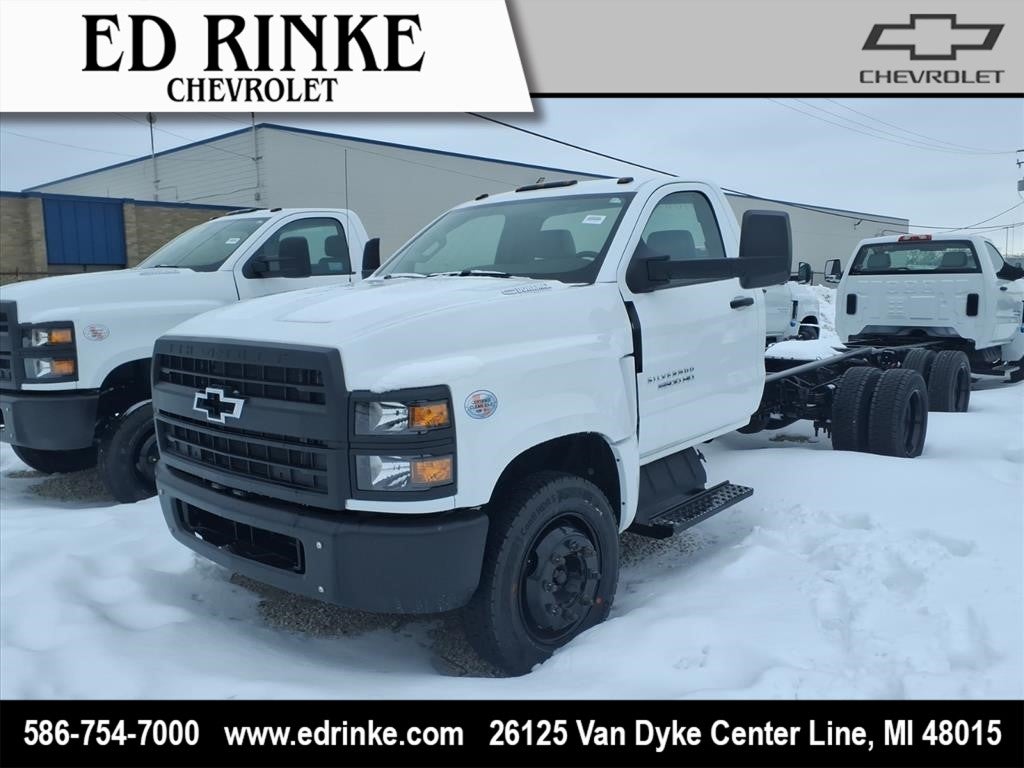 2025 Chevrolet Silverado 6500 HD Work Truck