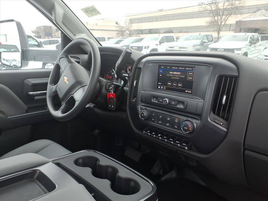 2025 Chevrolet Silverado 6500 HD Work Truck