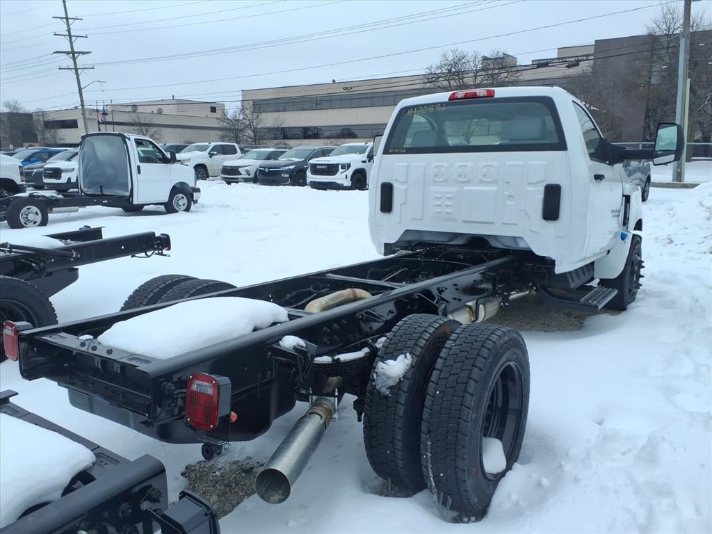 2025 Chevrolet Silverado 6500 HD Work Truck