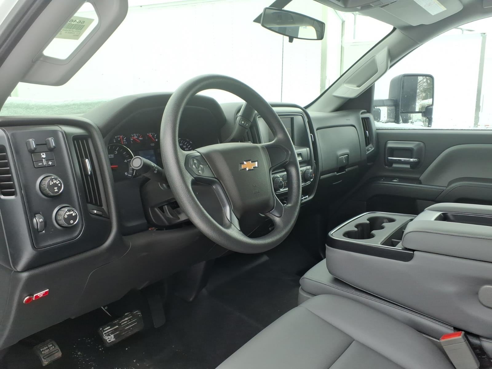 2025 Chevrolet Silverado 5500 HD Work Truck