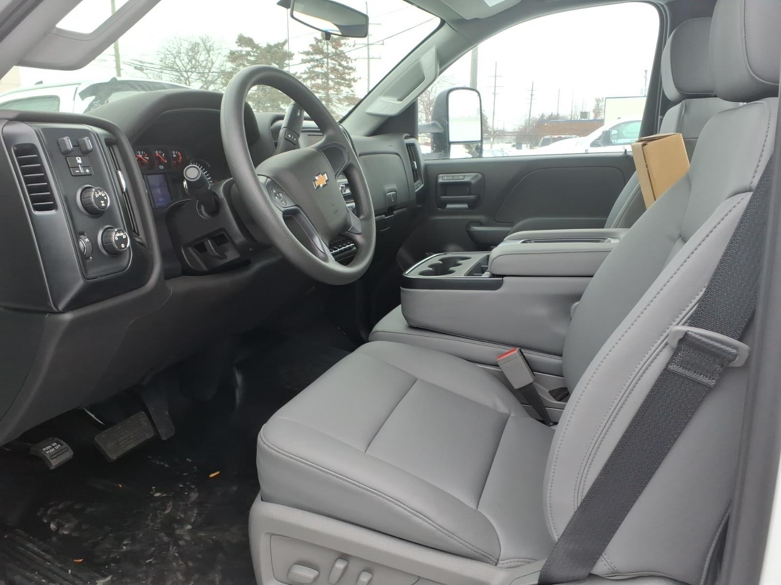 2025 Chevrolet Silverado 5500 HD Work Truck