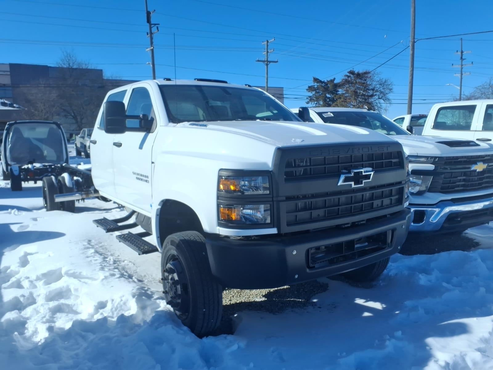 2024 Chevrolet Silverado 6500 HD Work Truck