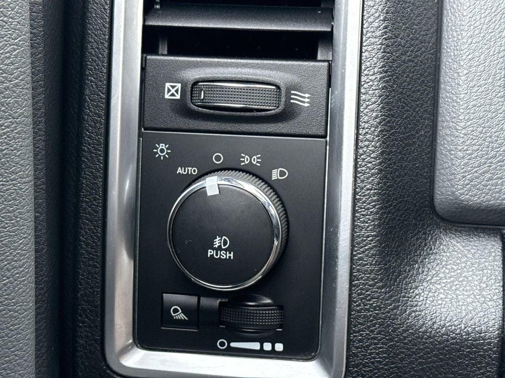 2017 RAM 1500 Big Horn Crew Cab 4x4 5'7" Box