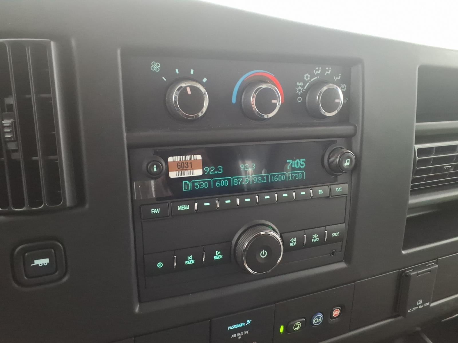 2025 GMC Savana Cutaway 3500 1WT