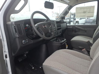 2025 GMC Savana Cutaway 3500 1WT