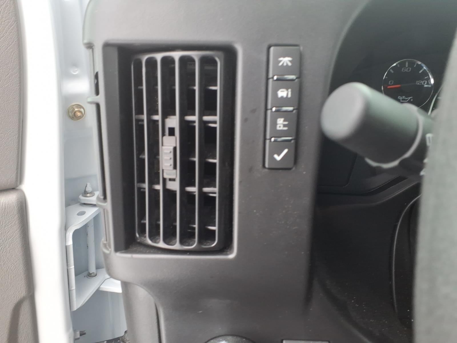 2025 GMC Savana Cutaway 3500 1WT