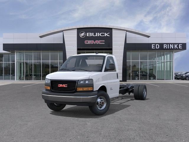 2025 GMC Savana Cutaway 3500 1WT